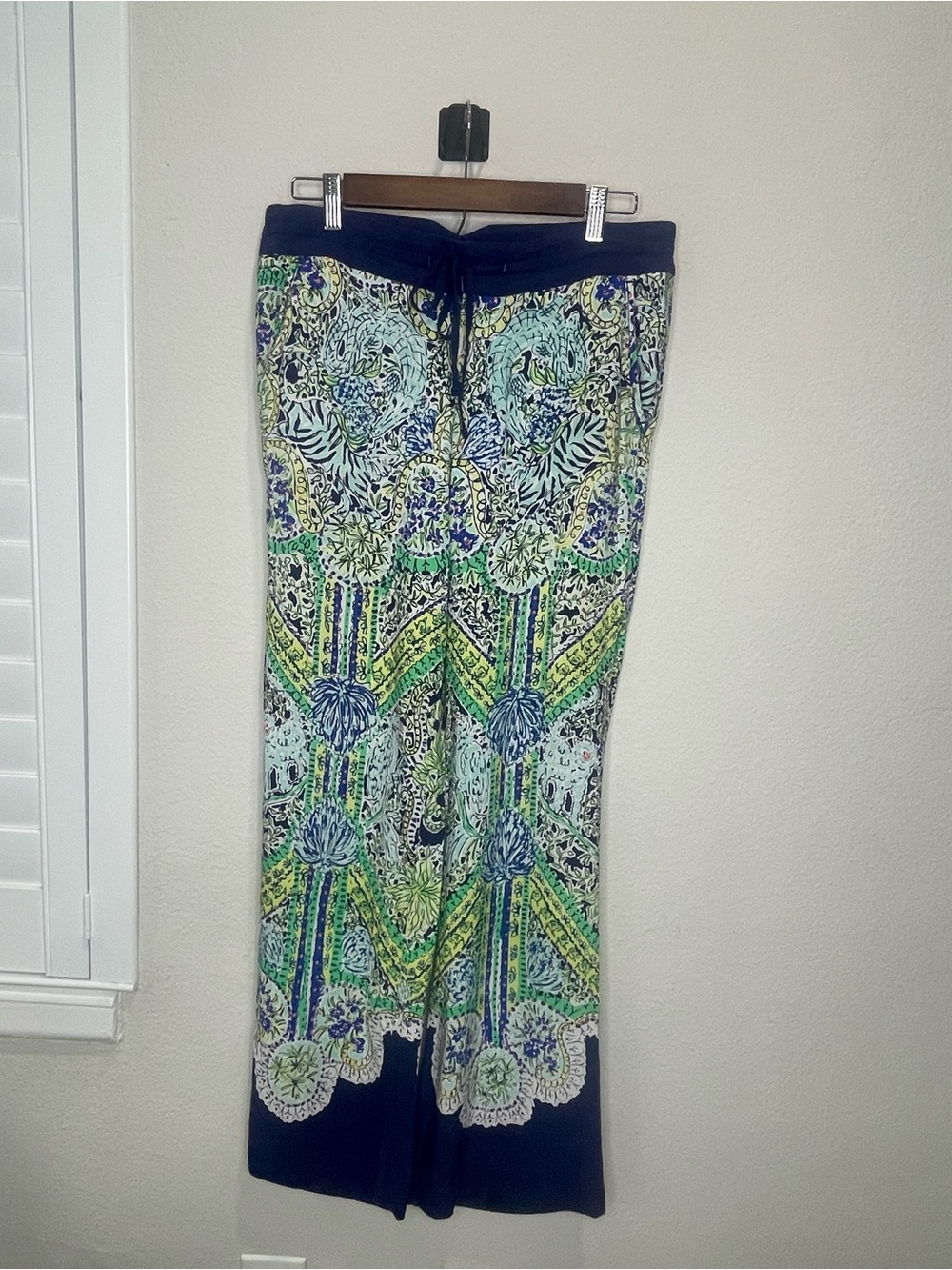 Lilly Pulitzer Philippa Wide-Leg Pants in Vibrant “Escape Artist” print
